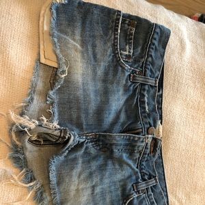 Amazing Abercrombie & Fitch jean short cut-offs!